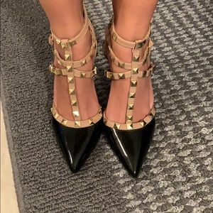 BCBG STUDDED HEELS 7.5